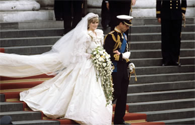 セントポール大聖堂でチャールズ(Charles Prince of Wales)とダイアナ(Diana Frances Spencer)がご結婚