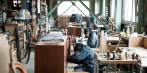 ケントストアKENTSTORE静岡工場アンティーク家具の修理