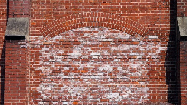 イギリス積みの煉瓦の壁