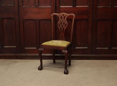 チッペンデール様式の椅子