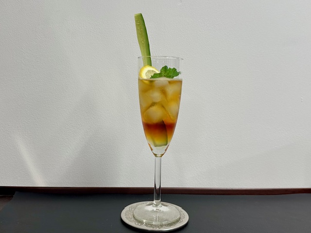 イギリスの夏のドリンクピムス