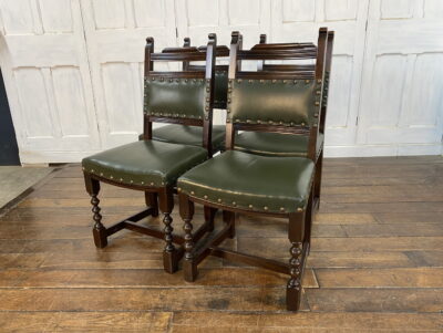 オールドチャームのチェア