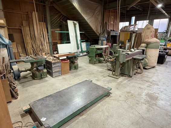 KENT Factory 機械場