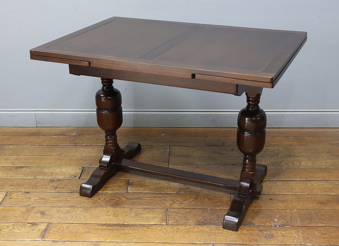 英国アンティークのドローリーフテーブル