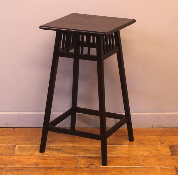 ケントストアの英国アンティーク家具オケージョナルテーブル